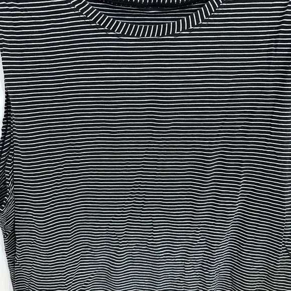 Lululemon Tank - Picture 2 of 3